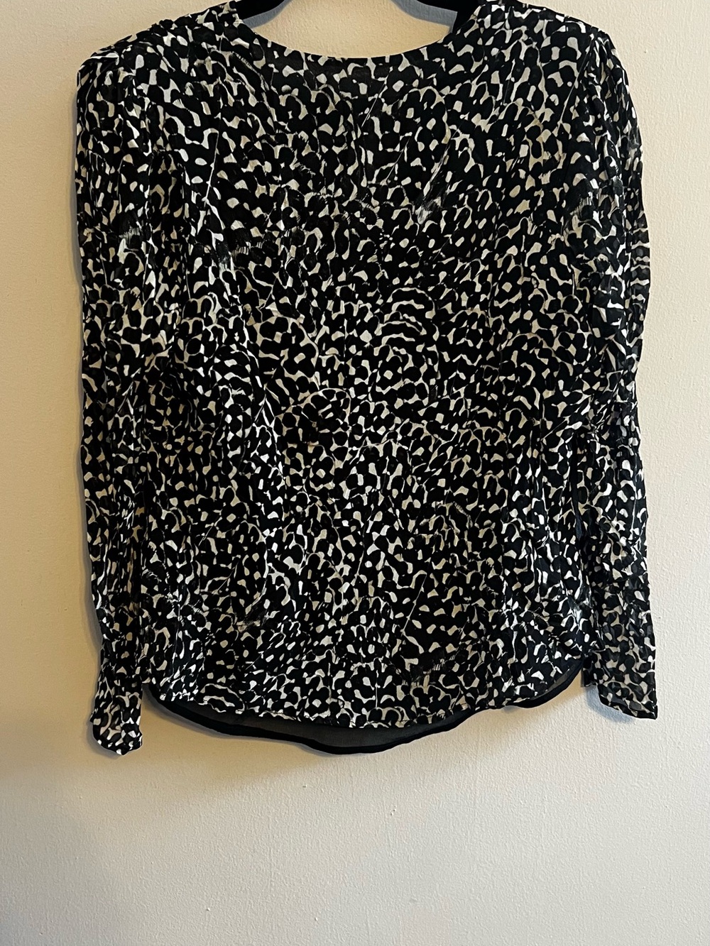 Iris Setlakwe Black & White Printed Sheer V-Neck Blouse - Women’s Size 10 - Picture 6 of 8